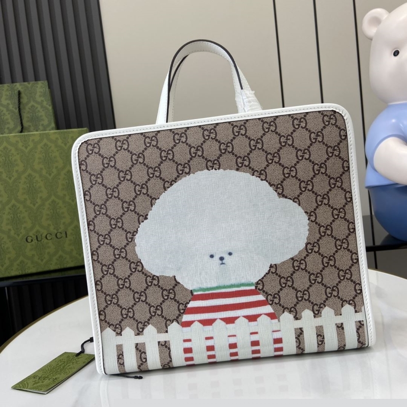 G*u*i shopping bags